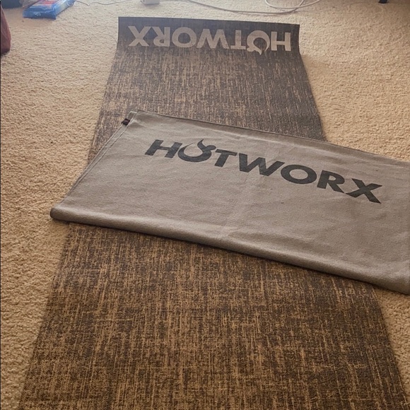 Hotworx Mat & Towel - Picture 4 of 4